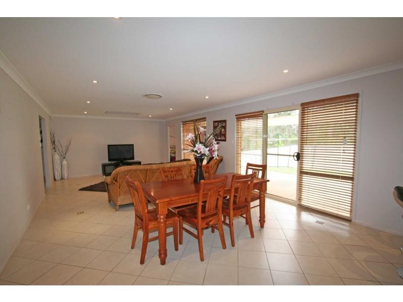 6 Stirling Street, Abernethy NSW 2325