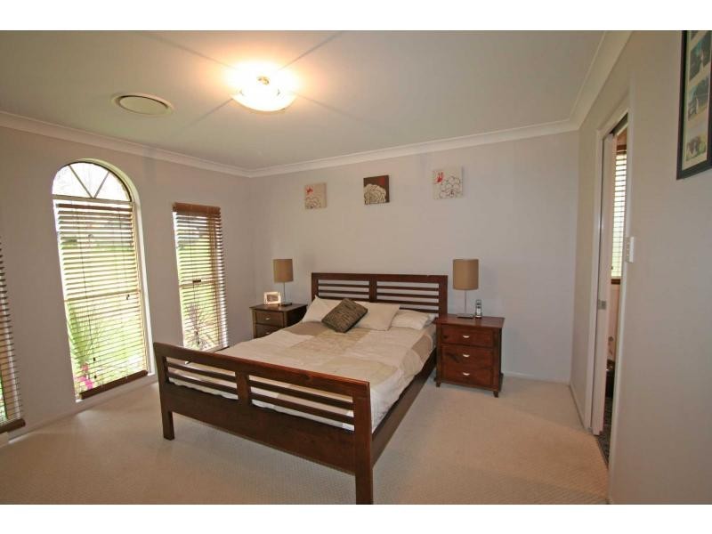 6 Stirling Street, Abernethy NSW 2325