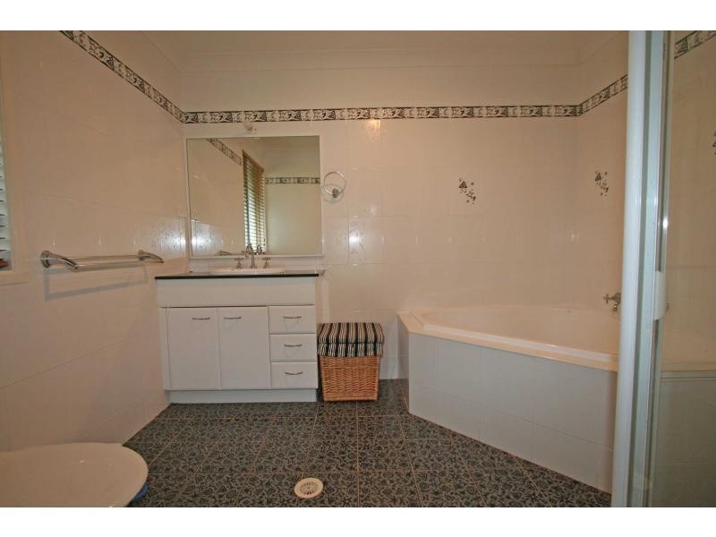 6 Stirling Street, Abernethy NSW 2325