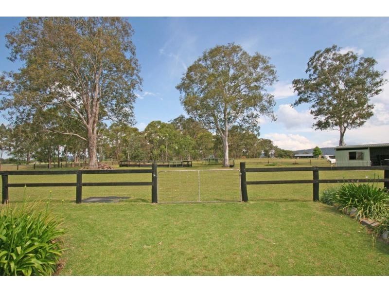 20 Heaton Road, Quorrobolong NSW 2325