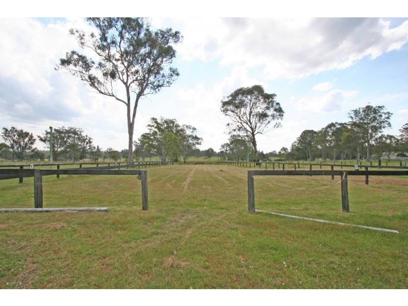 20 Heaton Road, Quorrobolong NSW 2325