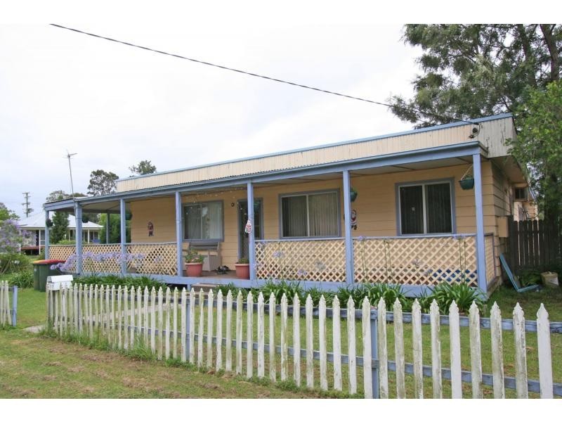 17 Evans Street, Greta NSW 2334