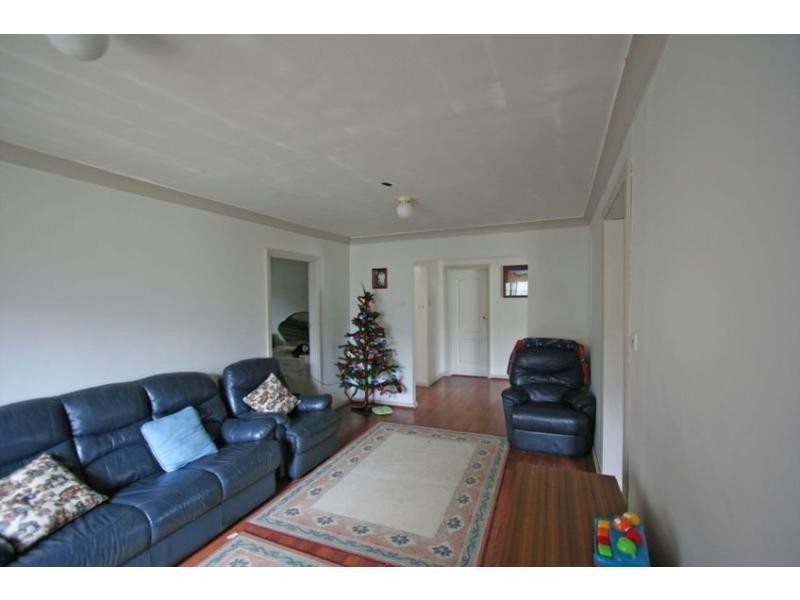 17 Evans Street, Greta NSW 2334