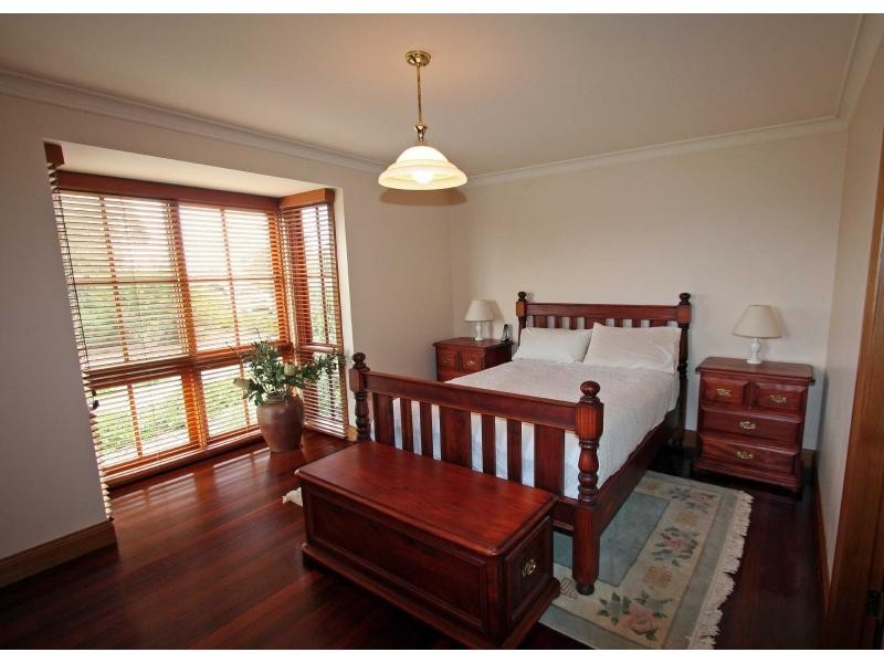 15 The Ballabourneen, Lovedale NSW 2325