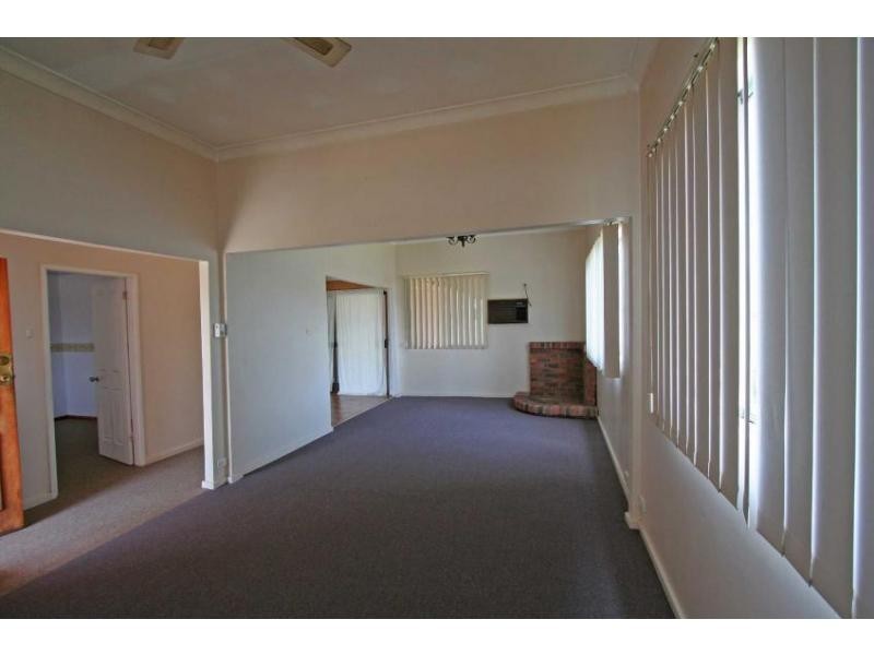 27 Daniel Street, Cessnock NSW 2325