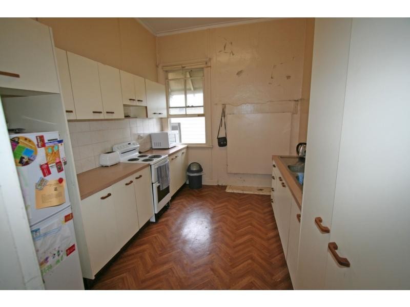 16 Hall Street, Cessnock NSW 2325