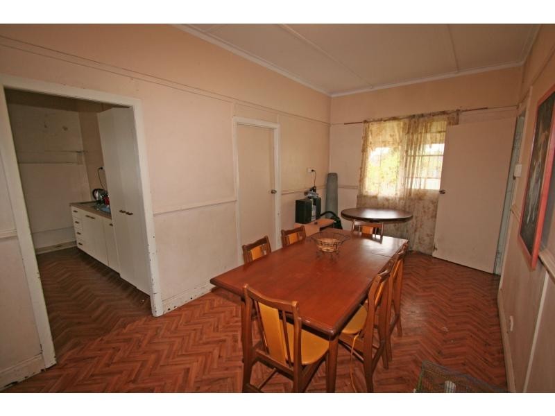16 Hall Street, Cessnock NSW 2325