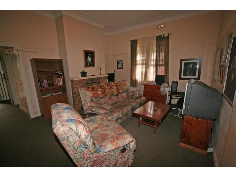 16 Hall Street, Cessnock NSW 2325