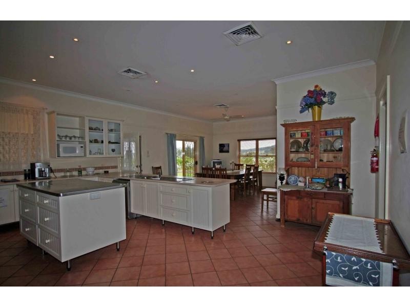 196 Wilderness Road, Lovedale NSW 2325