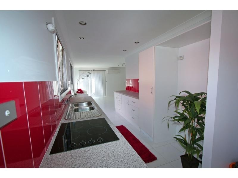 2 Stuart Street, Abernethy NSW 2325