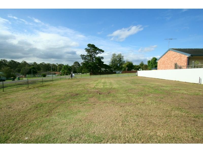 2 Stuart Street, Abernethy NSW 2325