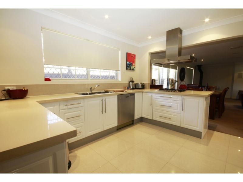 24 Regent Street, Cessnock NSW 2325