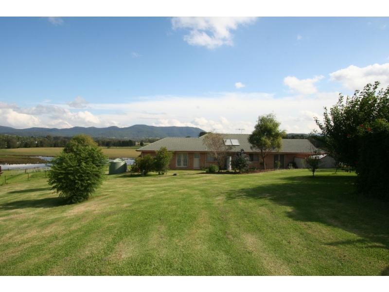 2 Truro Street, Ellalong NSW 2325