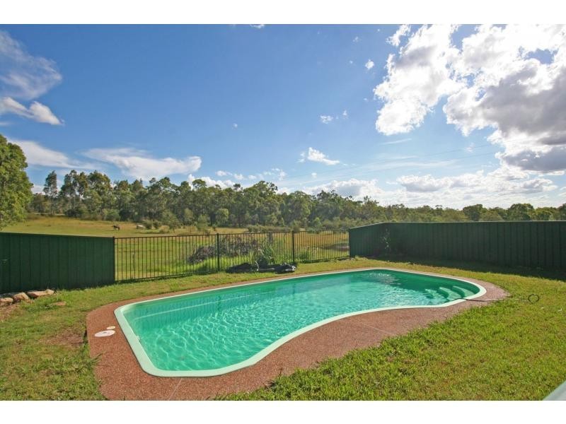 22 Lindsay Road, North Rothbury NSW 2335