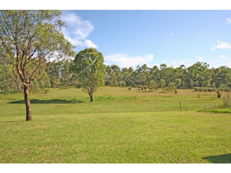 22 Lindsay Road, North Rothbury NSW 2335