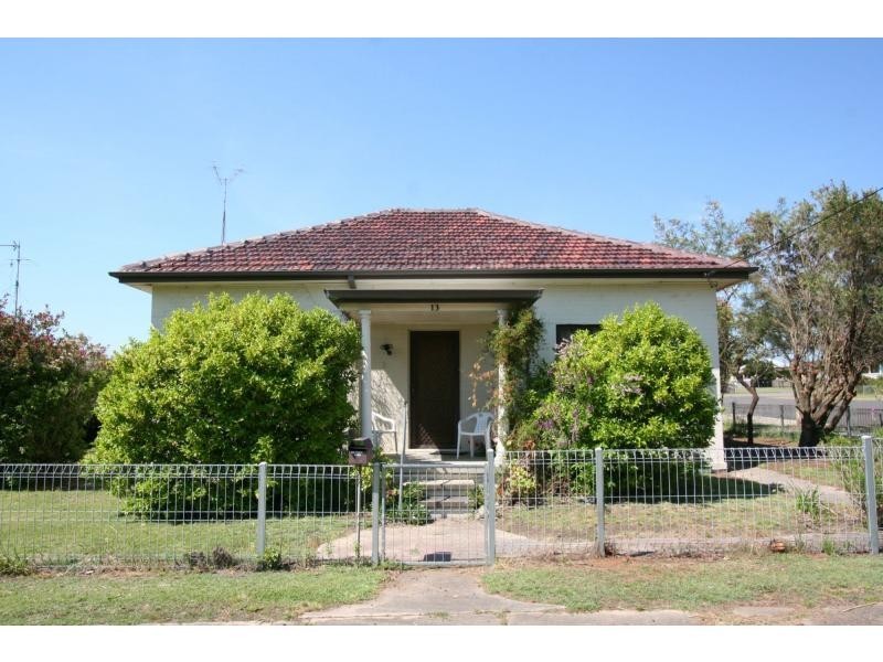 13 Gordon Avenue, Cessnock NSW 2325