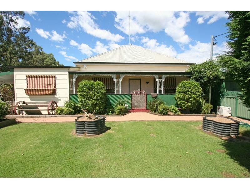 1 Neath Road, Neath NSW 2326