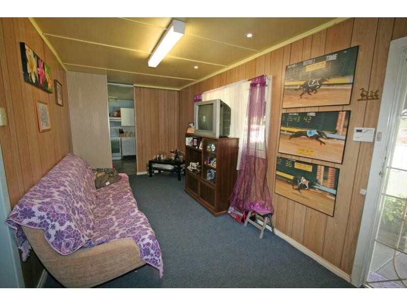 1 Neath Road, Neath NSW 2326