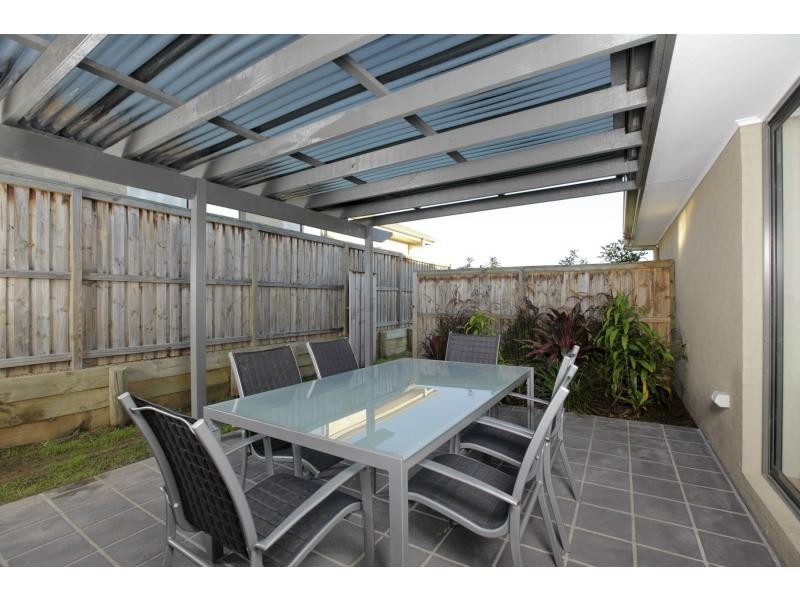 12 Farmgate Row, East Branxton NSW 2335