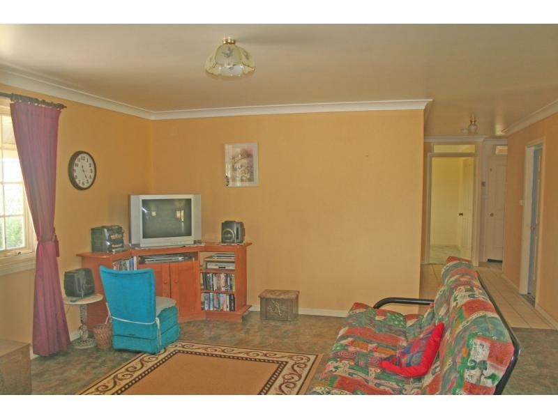 34 Campbell Road, Ellalong NSW 2325