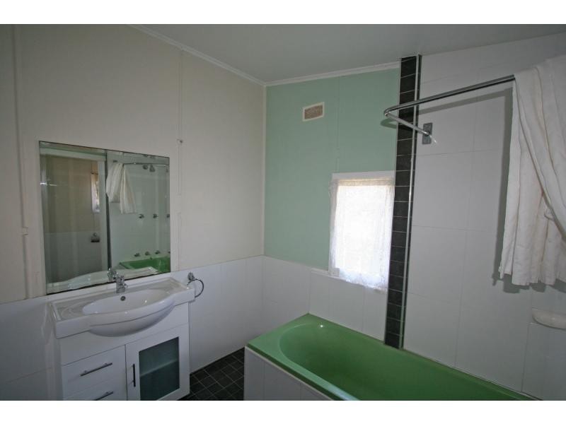 25 Long Street, Cessnock NSW 2325
