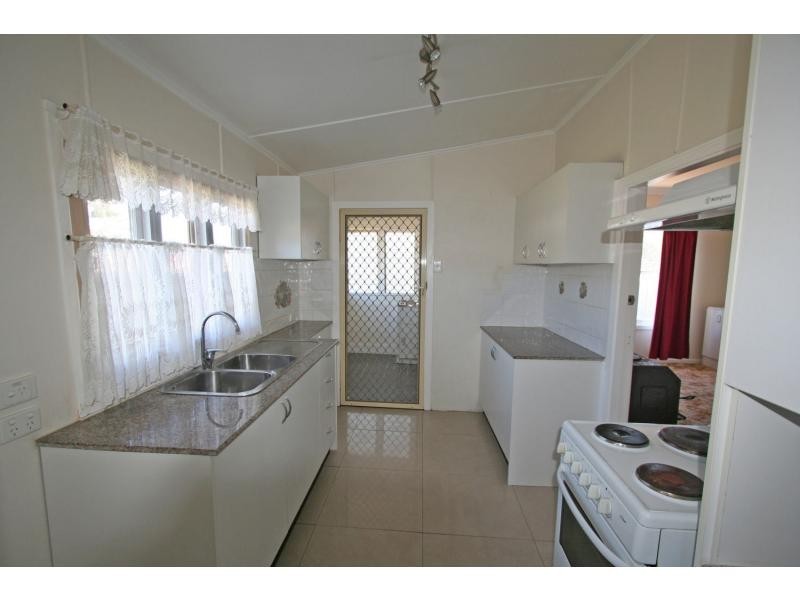 25 Long Street, Cessnock NSW 2325