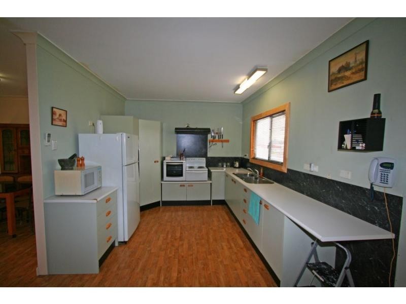 42 Charles Street, Abermain NSW 2326