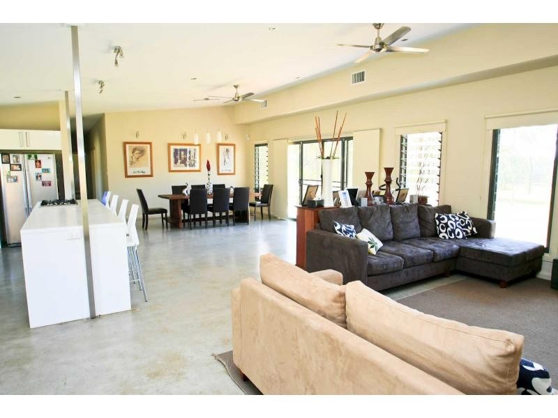 30 The Ballabourneen, Lovedale NSW 2325