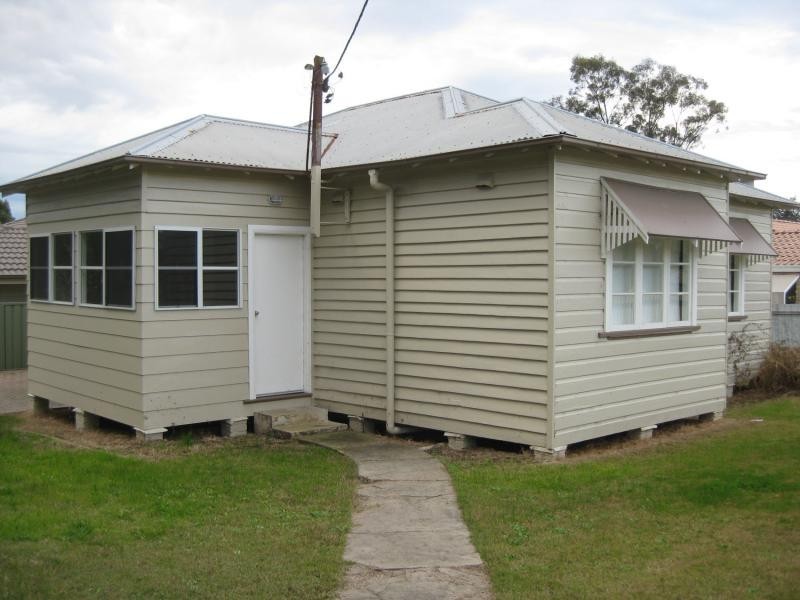 38 Wollombi Road, Cessnock NSW 2325