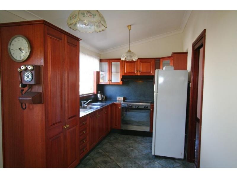 40 Mills Crescent, Cessnock NSW 2325