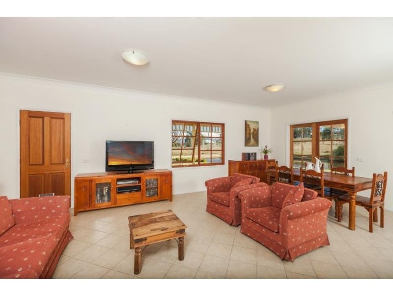 328 Talga Road, Lovedale NSW 2325