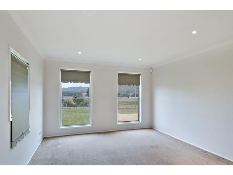 8 Tenth Avenue, Millfield NSW 2325