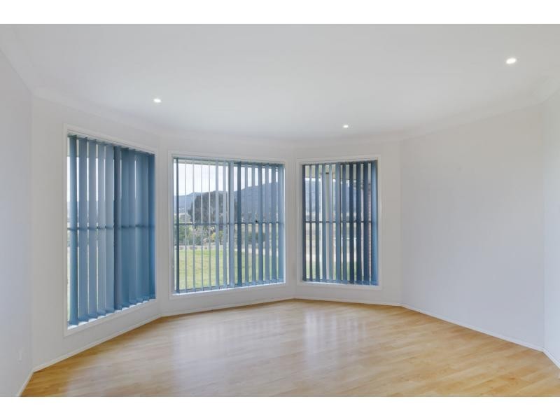 8 Tenth Avenue, Millfield NSW 2325