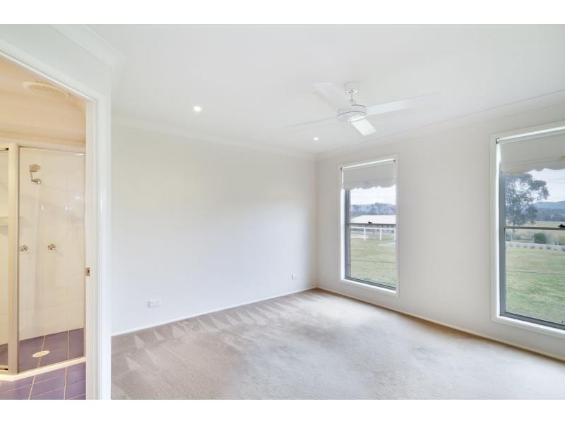 8 Tenth Avenue, Millfield NSW 2325