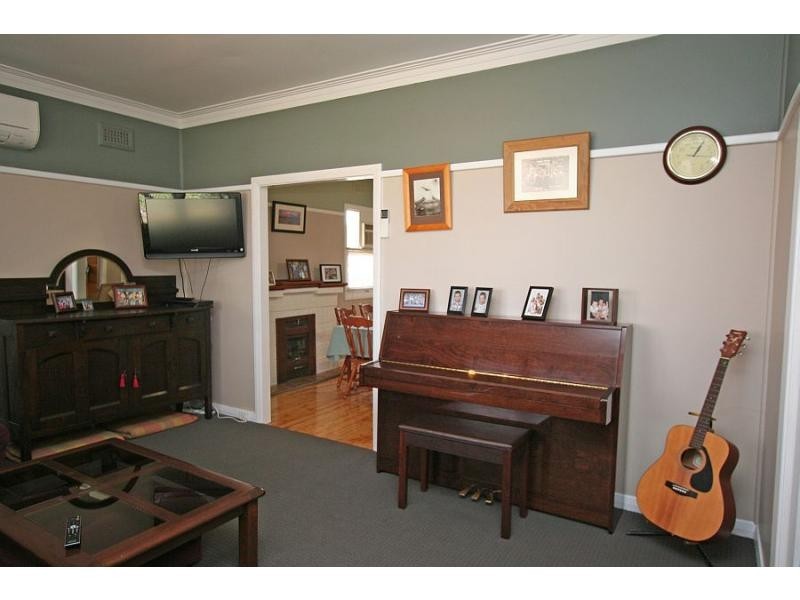 18 Foster Street, Cessnock NSW 2325
