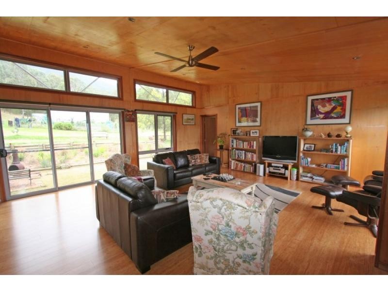 204 Thompsons Road, Milbrodale NSW 2330