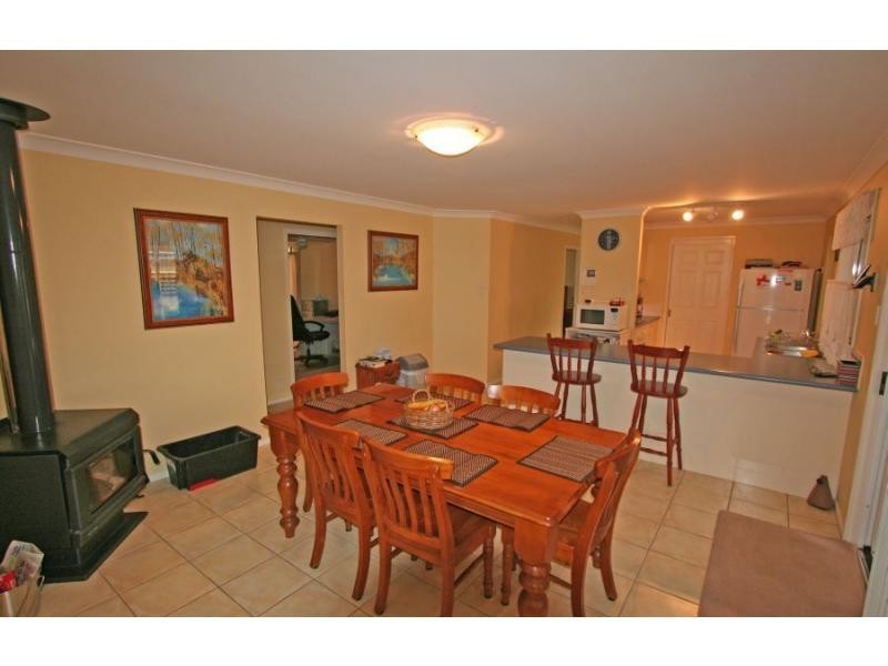 9 Hamilton Street, Abernethy NSW 2325