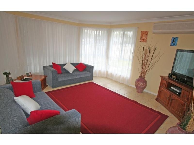 9 Hamilton Street, Abernethy NSW 2325