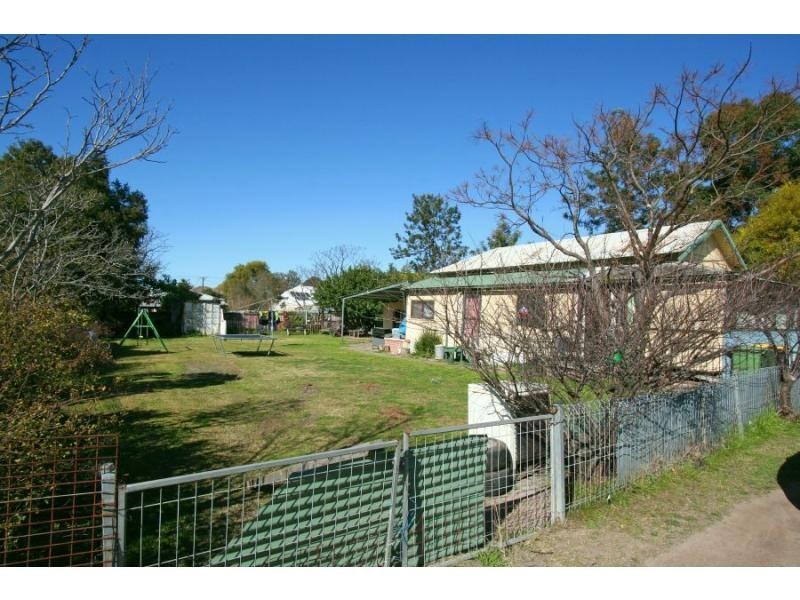 43 Daniel Street, Cessnock NSW 2325