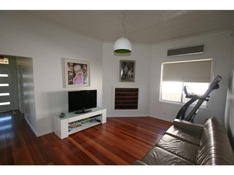 58 Government Road, Weston NSW 2326