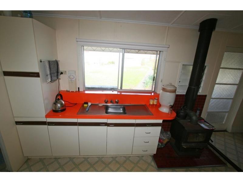 4 Thomas Street, North Rothbury NSW 2335