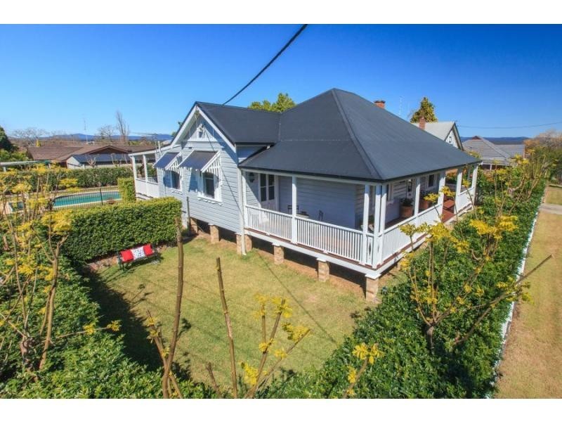 2 Regent Street, Cessnock NSW 2325