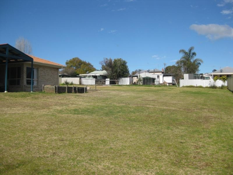 33 John Street, Ellalong NSW 2325