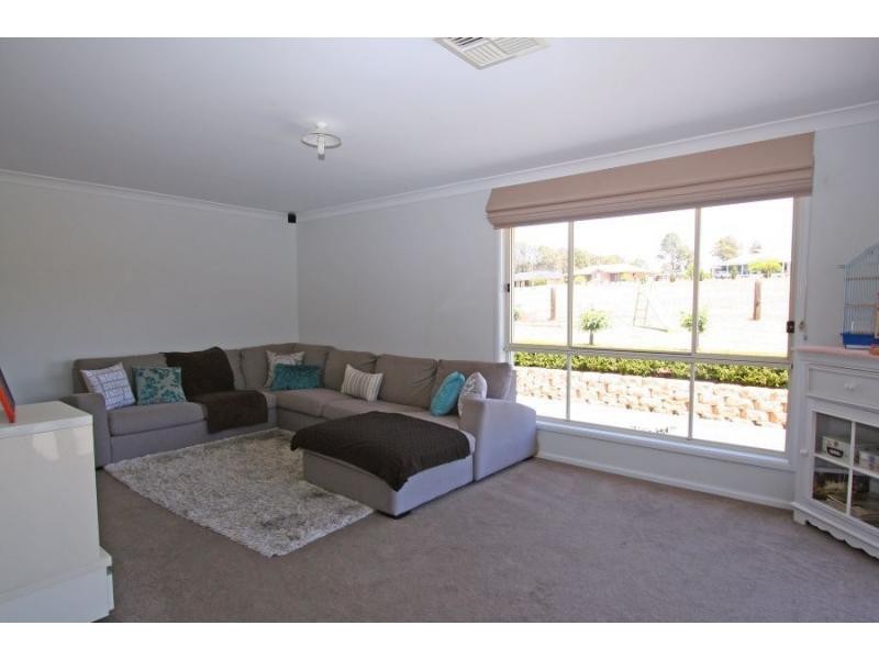 18 McKensey Street, Nulkaba NSW 2325