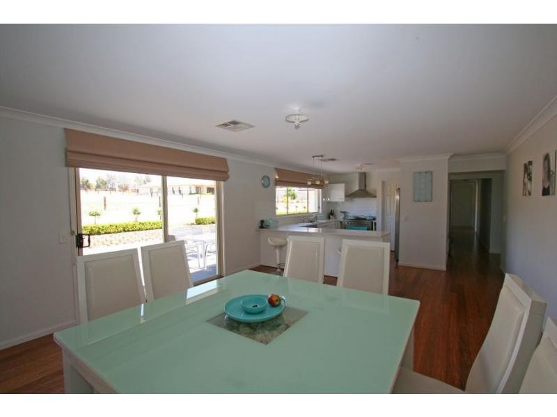 18 McKensey Street, Nulkaba NSW 2325