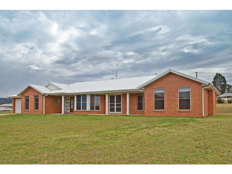 8 Tenth Street, Millfield NSW 2325