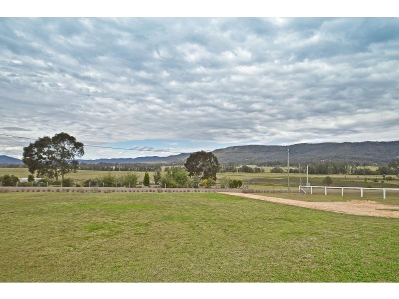 8 Tenth Street, Millfield NSW 2325