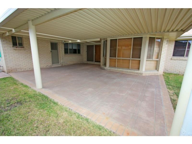 15 Cabernet Grove, Cessnock NSW 2325