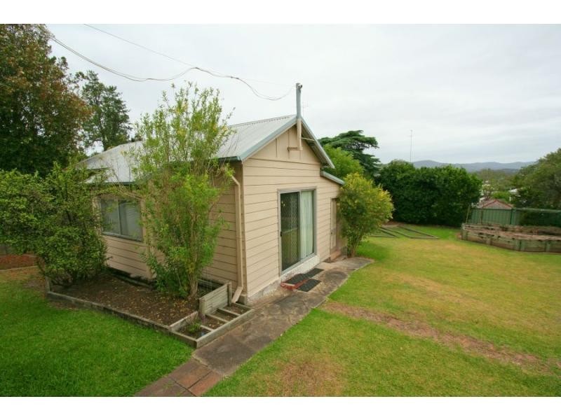 15 Regent Street, Cessnock NSW 2325