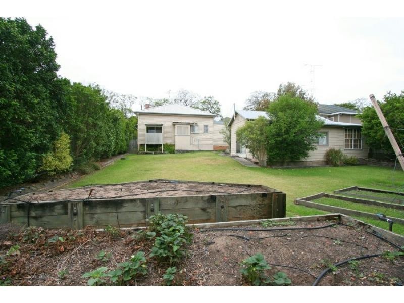 15 Regent Street, Cessnock NSW 2325